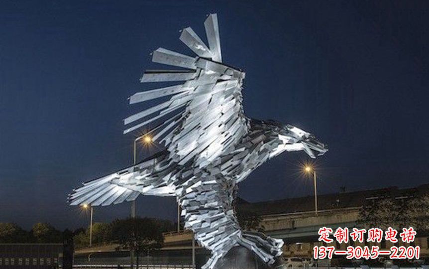 保定金色老鹰展翅飞翔——不锈钢老鹰抓球广场景观雕塑