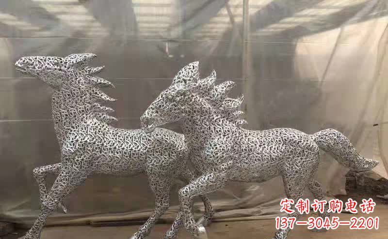 保定不锈钢镂空奔跑马雕塑 