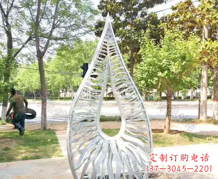保定精致不锈钢水滴雕塑