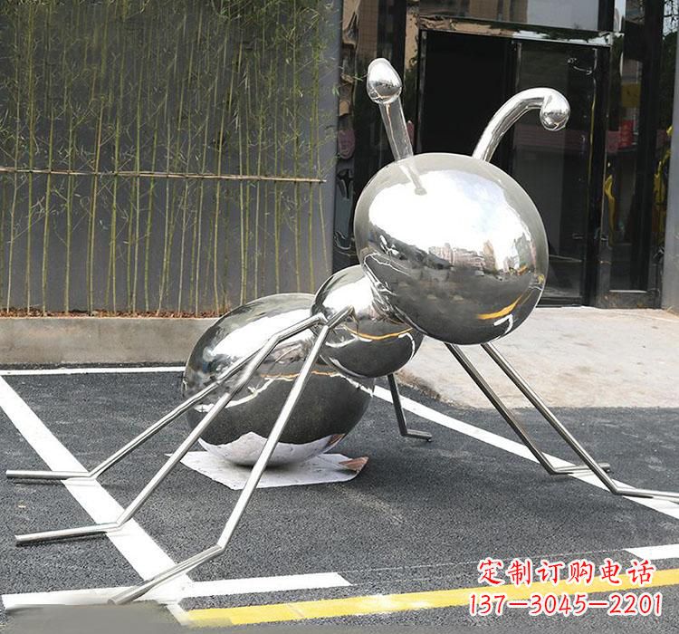 保定不锈钢蚂蚁雕塑象征着勤劳与坚毅