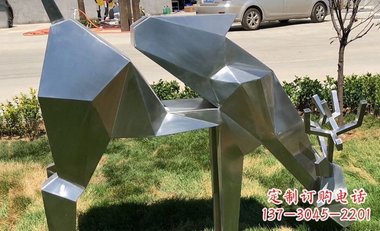 保定不锈钢梅花鹿雕塑给公园带来美丽风景