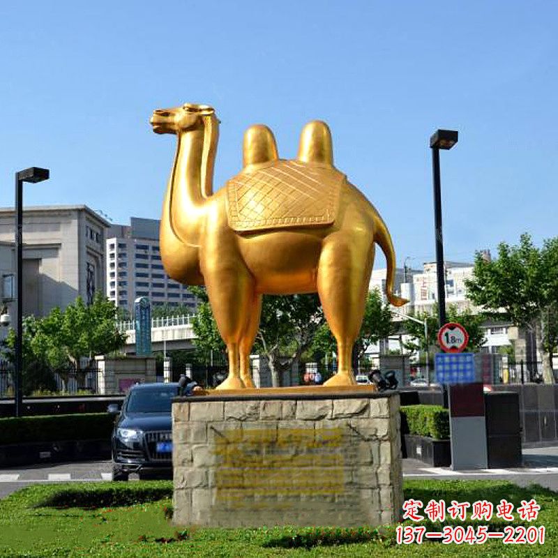 保定不锈钢喷漆骆驼雕塑-城市绿化带动物雕塑