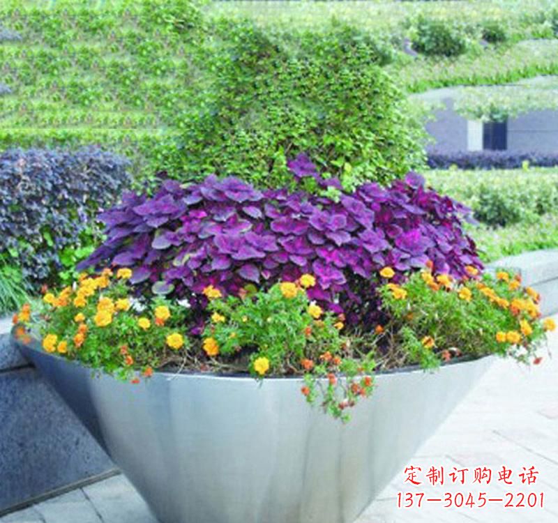 保定不锈钢商场花盆雕塑
