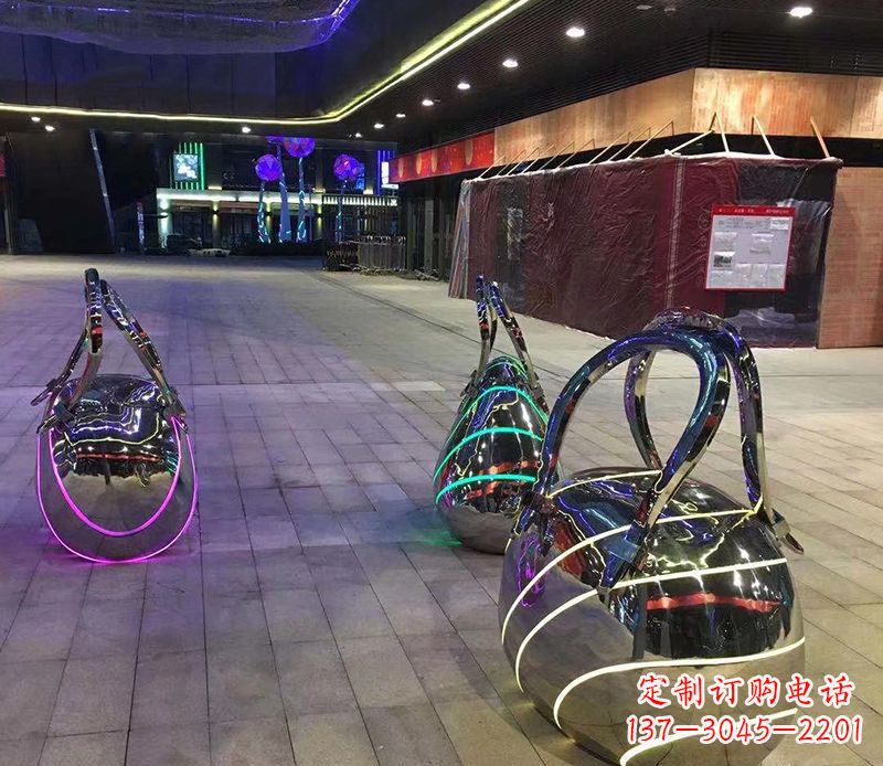保定不锈钢手提包雕塑