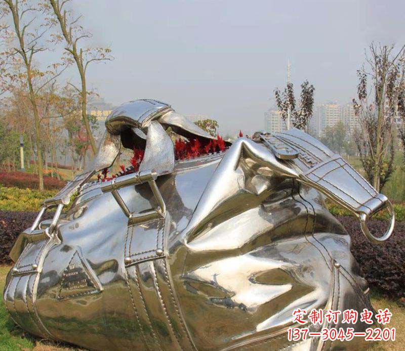 保定精美不锈钢手提包雕塑
