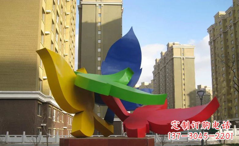 保定不锈钢树叶景观雕塑美丽而精致