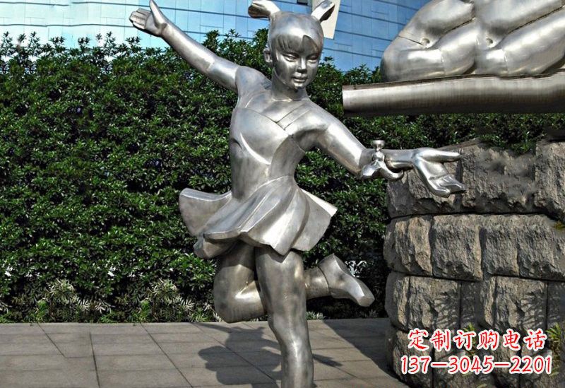 保定不锈钢踢毽子的小女孩雕塑