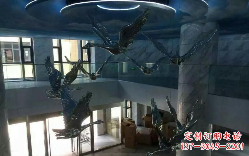 保定不锈钢天鹅雕塑赋予室内空间灵动之美