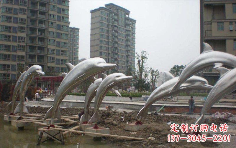 保定海豚雕塑——欣赏不锈钢小区的精美绝伦