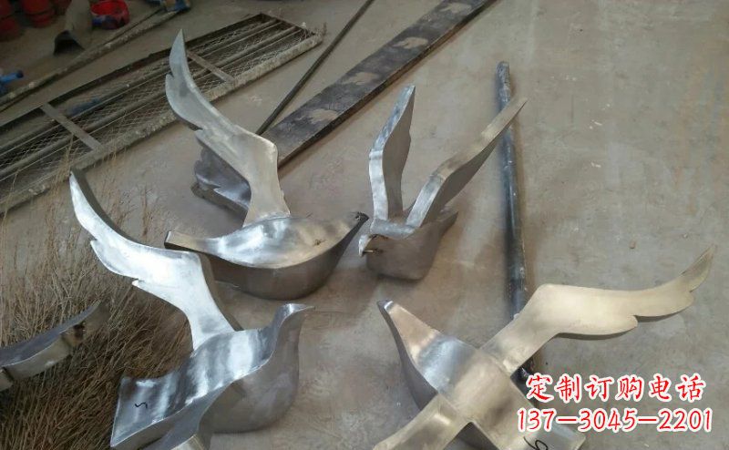 保定精美的不锈钢小型鸽子雕塑