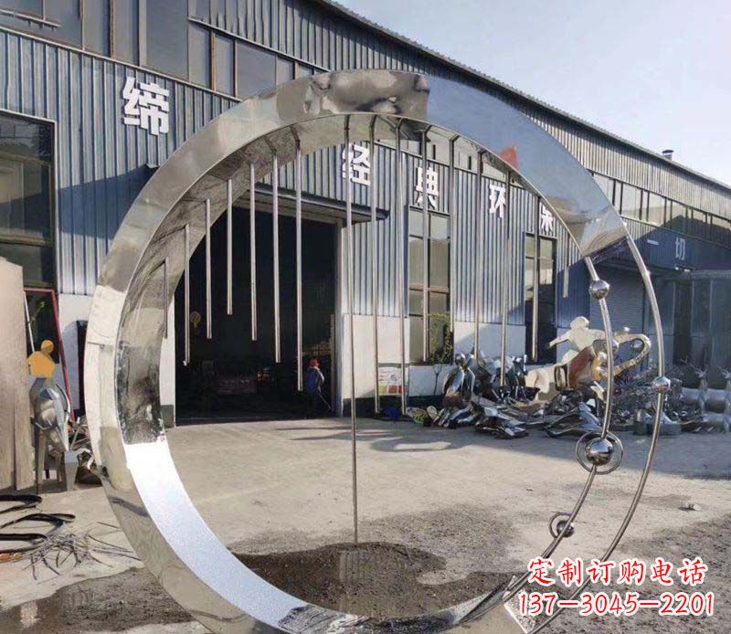 保定不锈钢旋转流水圆环雕塑