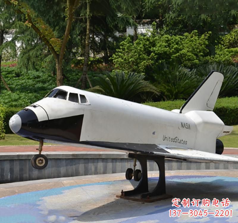 保定不锈钢飞机雕塑给空中增添梦幻氛围