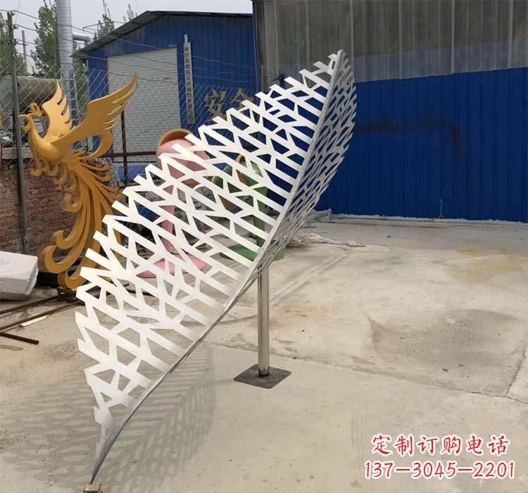 保定不锈钢园林树叶雕塑