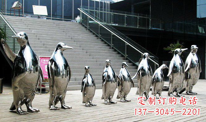 保定企鹅雕塑——永恒的象征