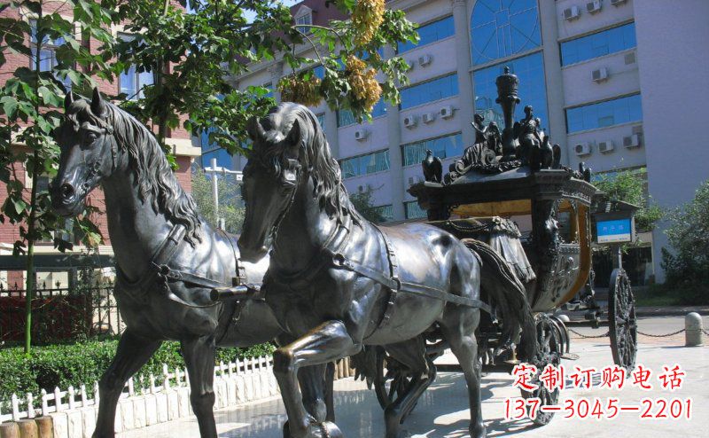 保定马车雕塑西方步行街的瑰宝