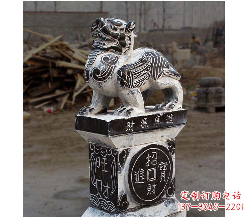 保定门墩雕塑财源广进的象征