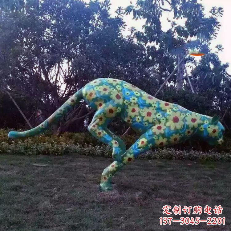保定玻璃钢彩绘豹子雕塑艺术与自然的完美结合