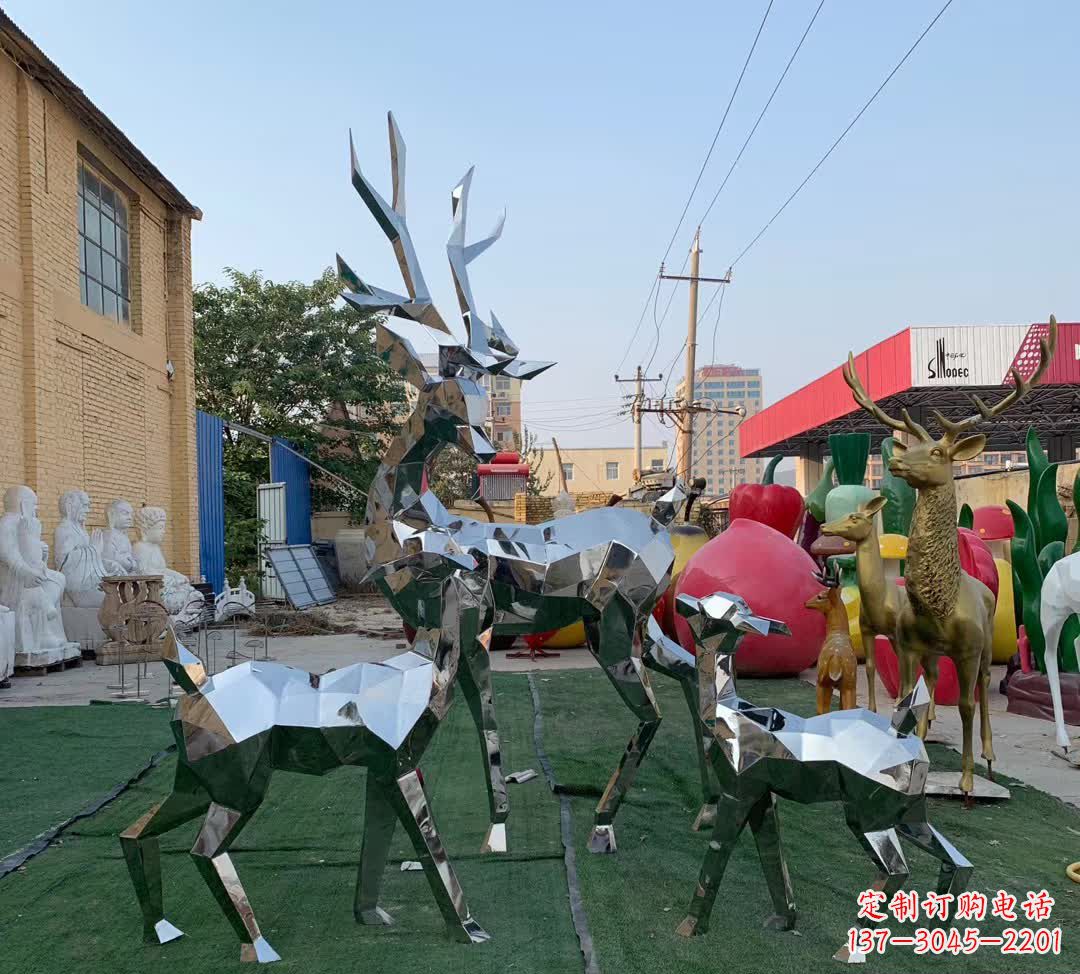 保定梅花鹿雕塑一种独特的城市装饰