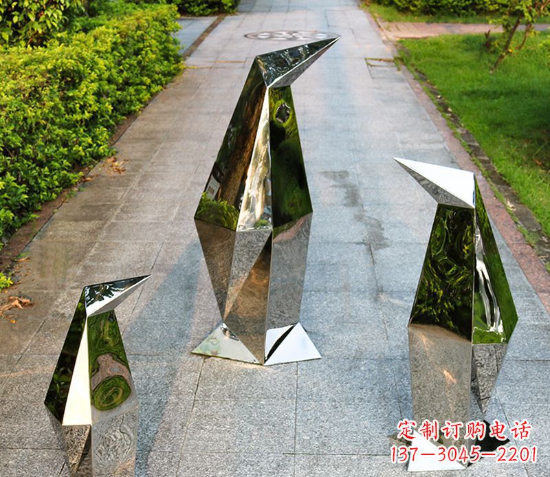保定精致的抽象不锈钢企鹅雕塑