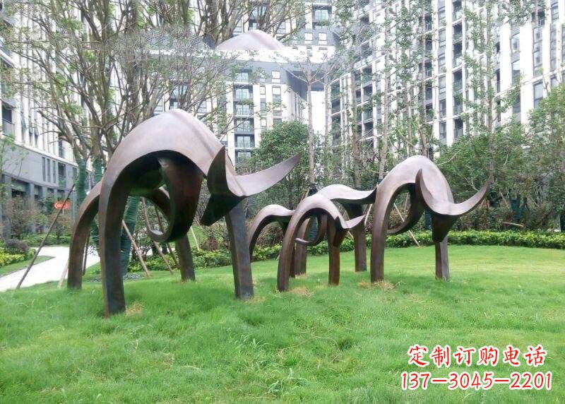 保定抽象牛铸铜雕塑-小区园林草坪动物摆件