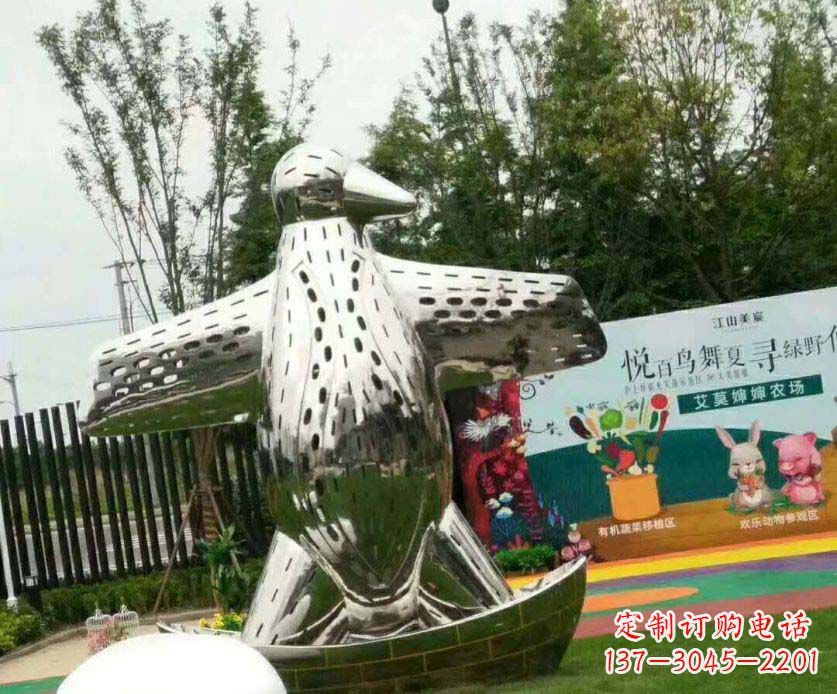 保定企鹅的精美雕塑