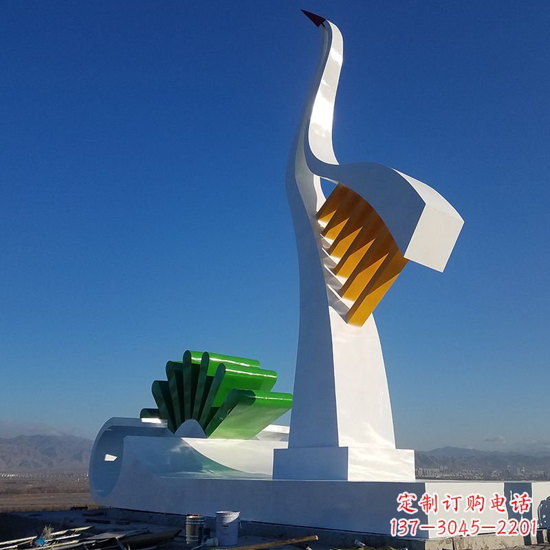保定美丽的仙鹤雕塑
