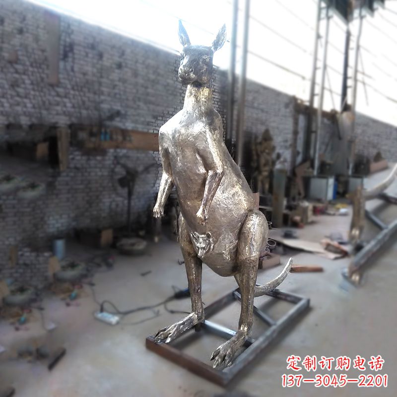 保定纯铜铸造的袋鼠雕塑