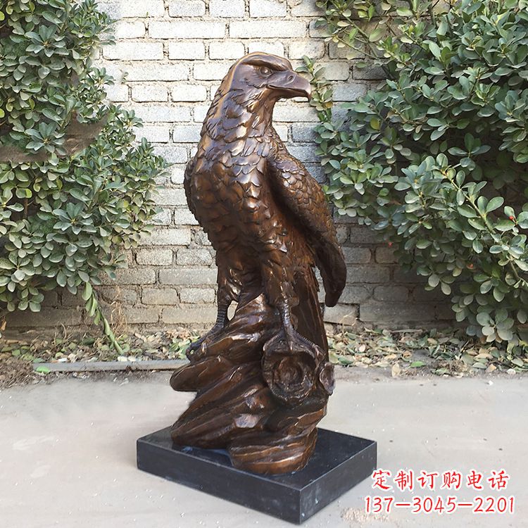 保定铸造精美的老鹰雕塑
