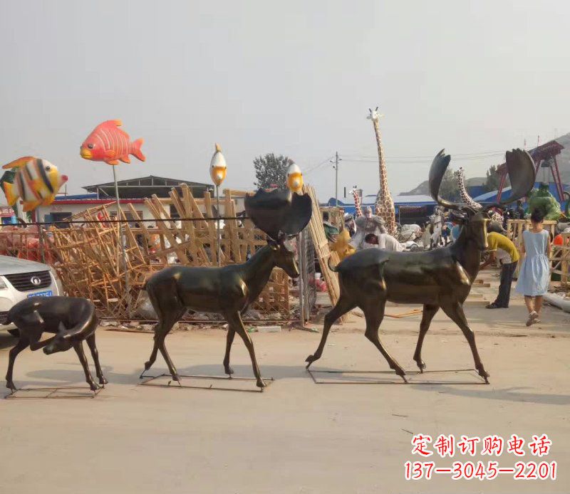 保定大角鹿群的铜雕美丽的艺术精品