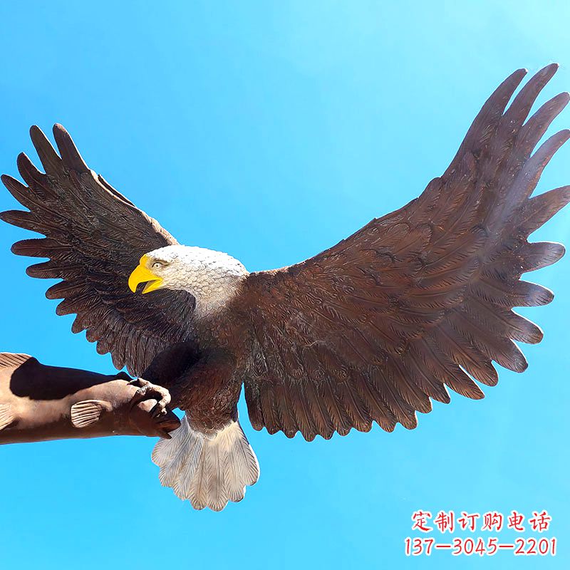 保定精致仿真老鹰玻璃钢雕塑