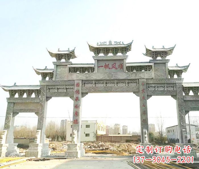 保定别具一格的大型五门石雕牌楼