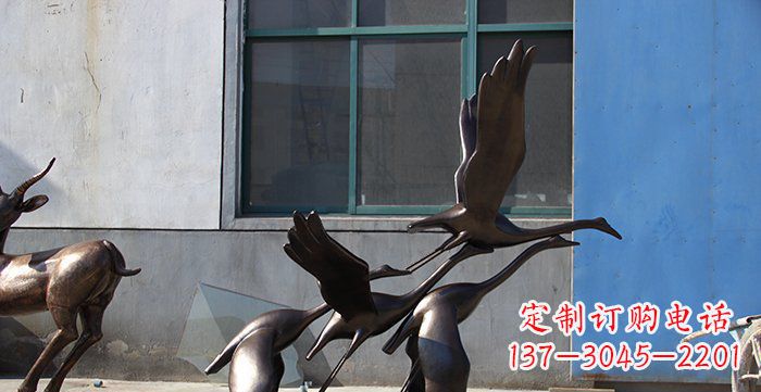 保定大雁飞翔铸铜动物铜雕