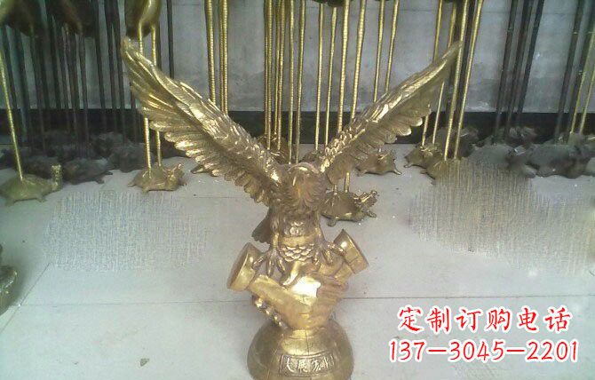 保定大展宏图老鹰铜雕展现雄鹰的威严和气势
