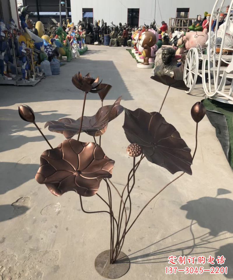保定精美锻铜荷花雕塑