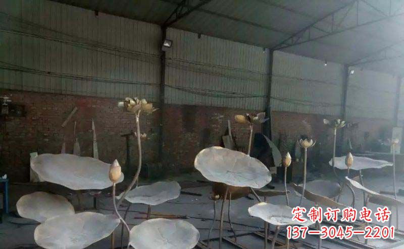 保定锻铜荷叶荷花广场景观雕塑