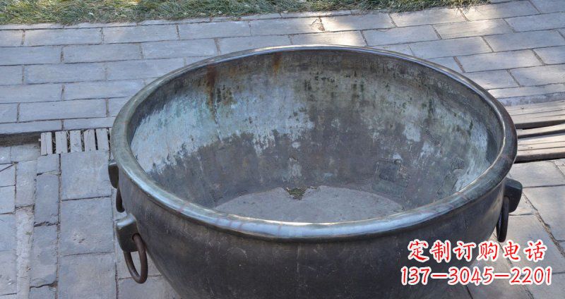 保定仿古纹饰铜水缸雕塑