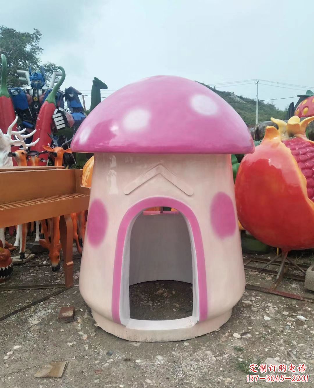 保定精致彩绘蘑菇屋雕塑