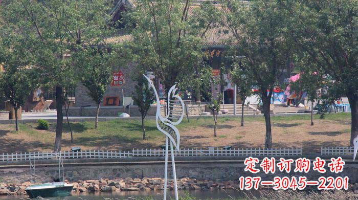保定融合瑞雪灵羽,灵灯晶莹不锈钢仙鹤雕塑