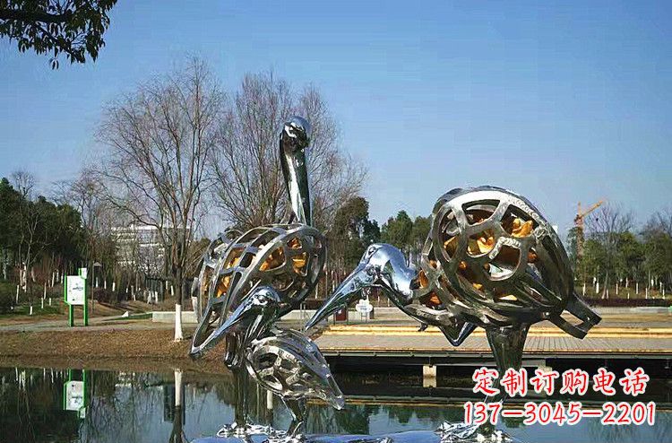 保定手工制作的可爱丹顶鹤雕塑