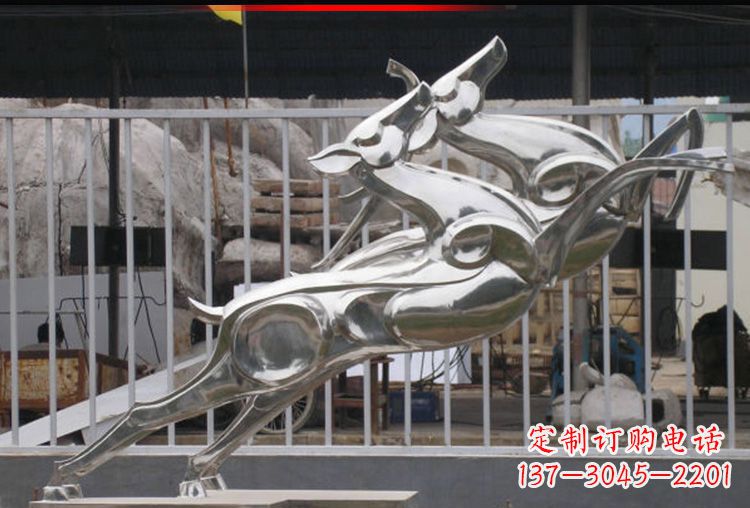 保定梅花鹿不锈钢高光大型雕塑