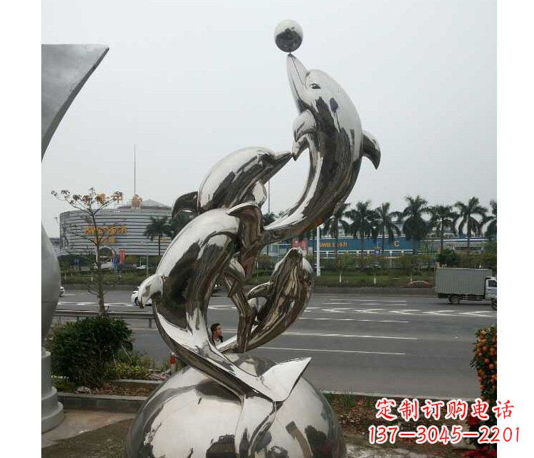 保定海豚雕塑多功能不锈钢跳跃玩球