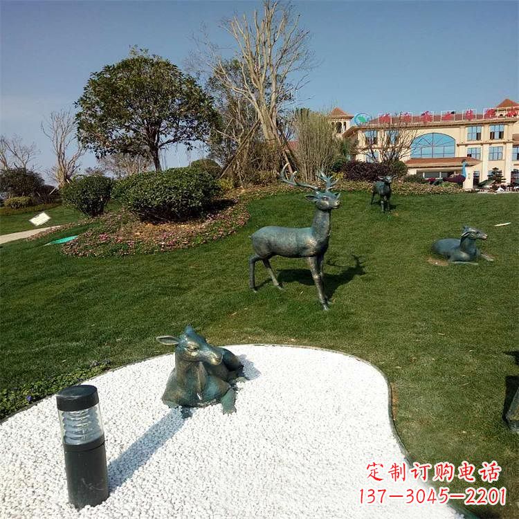 保定公园草坪动物雕塑摆件铜雕鹿