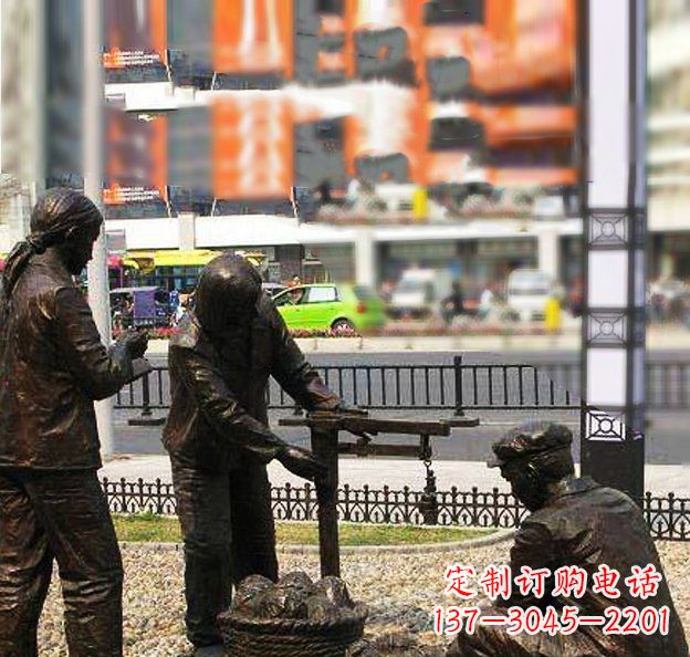 保定公园称白菜的人物小品铜雕