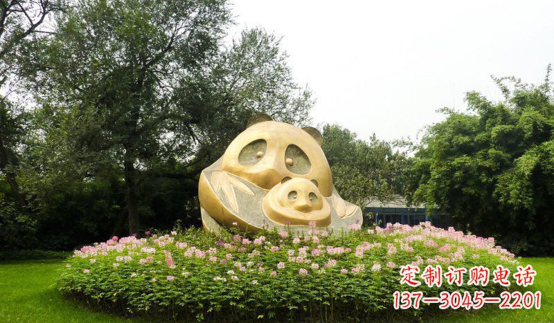 保定熊猫雕塑 - 令公园增添无限活力