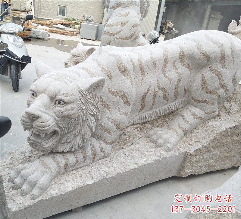 保定中领雕塑精美大型老虎石雕,精雕细琢展现雄壮气势