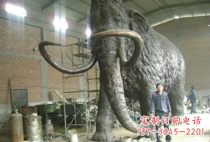 保定公园动物长毛象铜雕