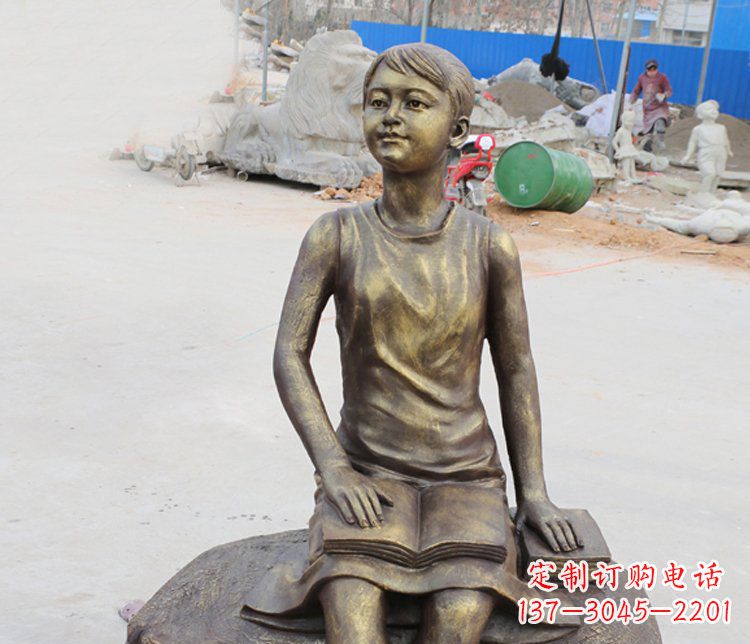 保定铜雕景观摆件——“女孩看书”