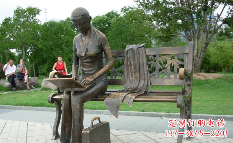 保定把童真雕刻在铜雕中——女孩雕塑