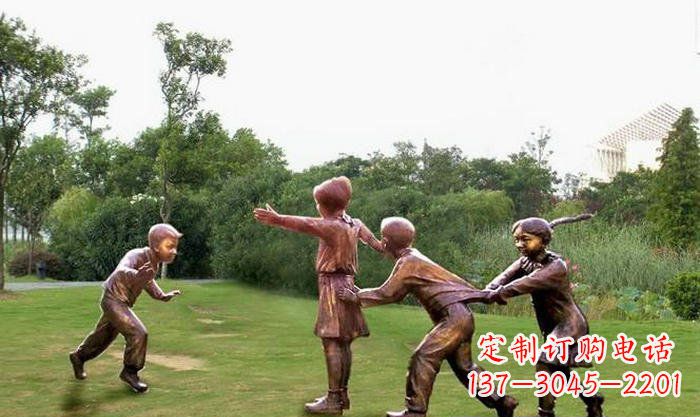 保定风格多变的老鹰雕塑