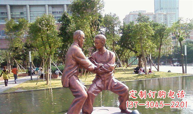 保定公园练太极拳的人物铜雕
